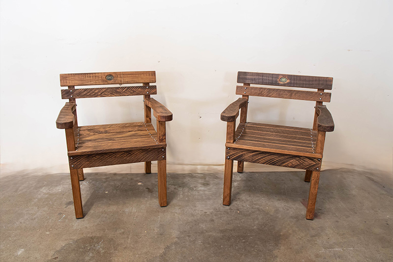 Pew-carver-chairs-mac-antique-Brown_feature