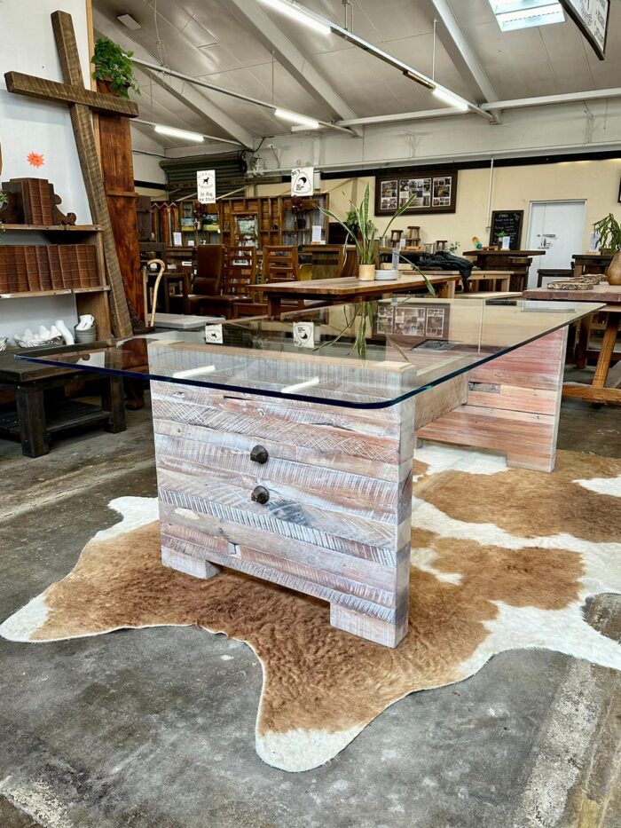 Husky Glass Top Table - Image 3